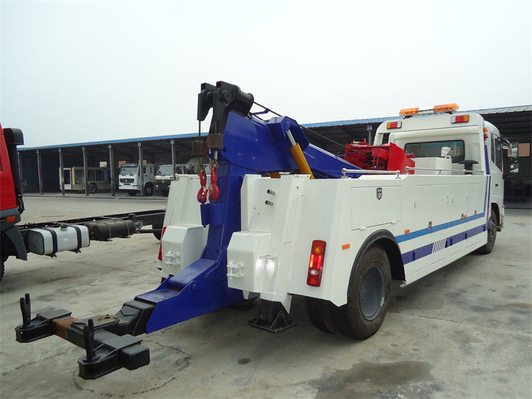Dongfeng Tianjin 4x2 8T Wrecker Towing Truck