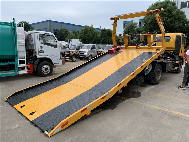 DAYUN 4x2 4T Flatbed Wrecker Truck
