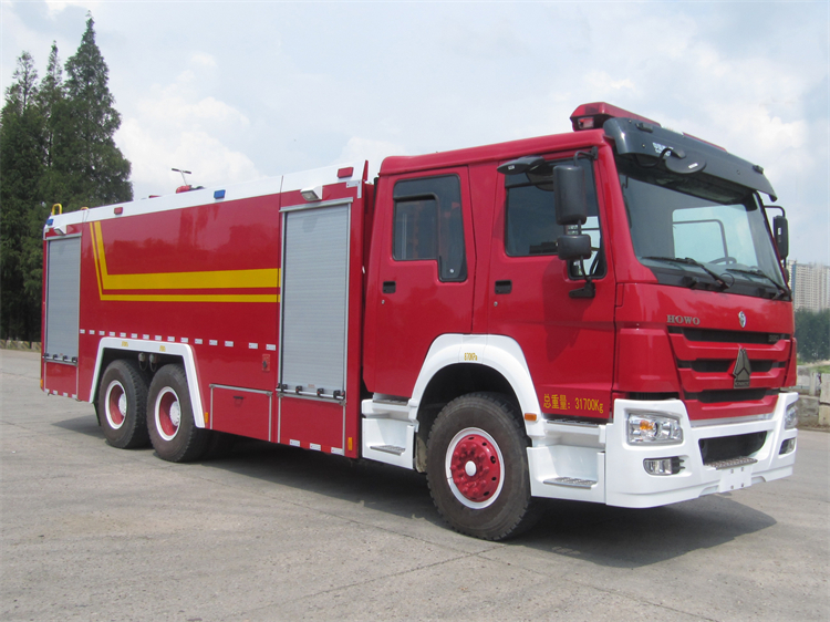 SINOTRUK HOWO 6x4 Foam Fire Fighting Truck