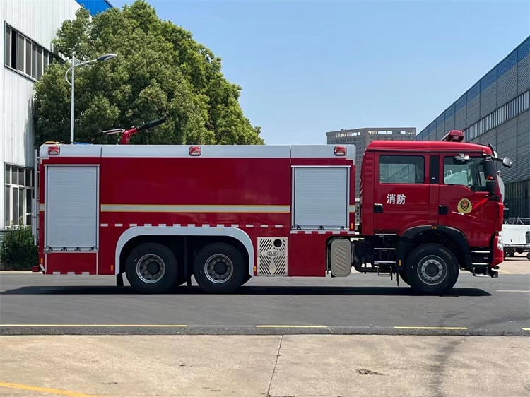 HOWO 6x4 12000L Water Foam Fire Truck