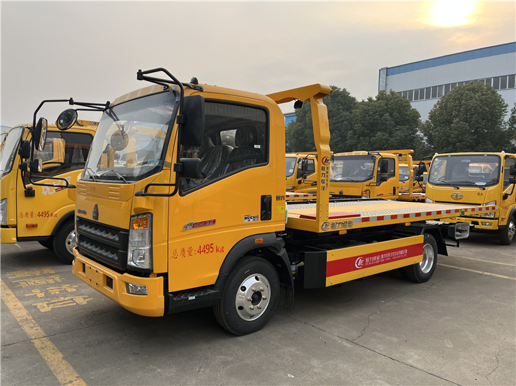 HOWO 4x2 3T Small Flat Bed Wrecker Tow Truck
