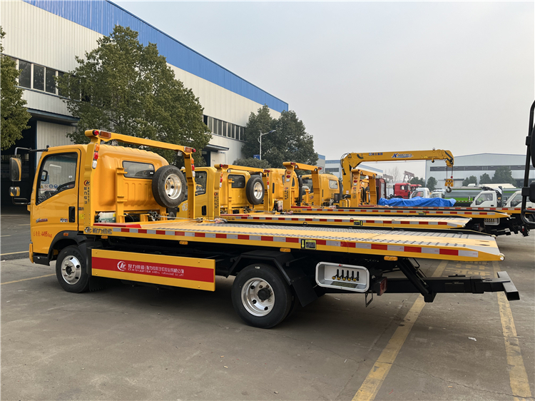 HOWO 4x2 3T Small Flat Bed Wrecker Tow Truck