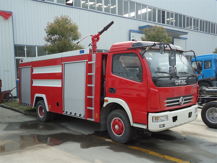 Dongfeng DLK 4x2 4000L Fire Fighting Truck