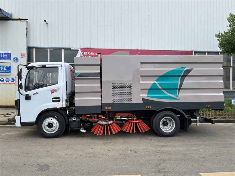Dongfeng D6 4x2 Small Road Sweeper Truck For Sale