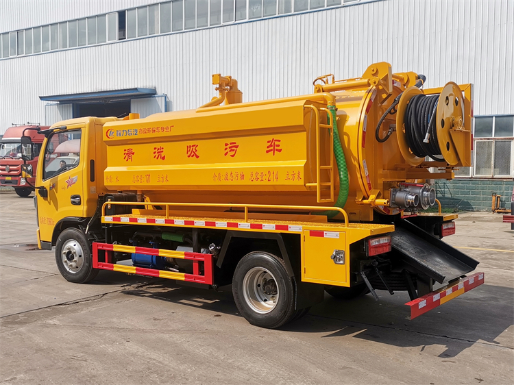 Dongfeng D6 4x2 Sewer Cleaning Sewage Suction Truck