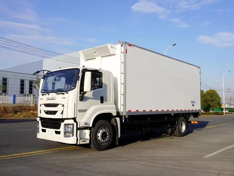ISUZU GIGA 4X Freezer Truck 6.8M Refrigerator Van Truck 10-15 Tons