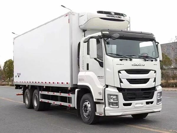 ISUZU GIGA 5X 6x4 20 Tons Refrigerated Van Truck