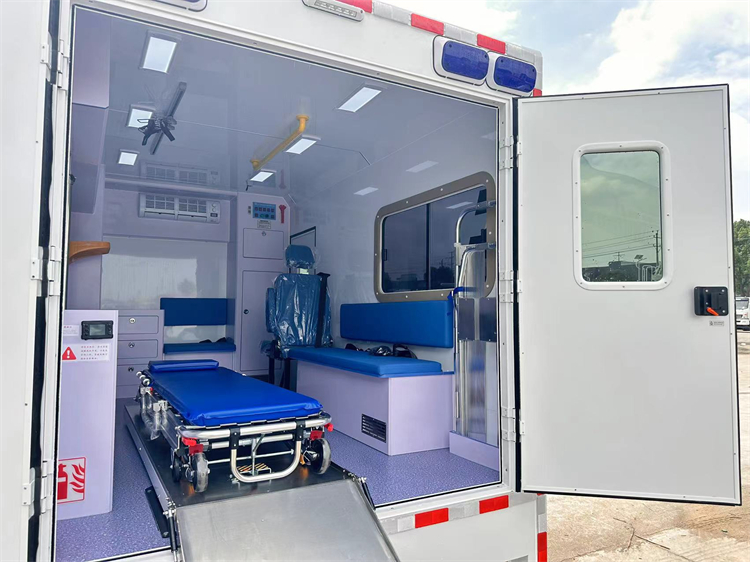 IVECO 4X4 Emergency Rescue Monitoring Ambulance