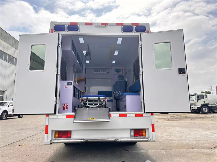 IVECO 4X4 Emergency Rescue Monitoring Ambulance