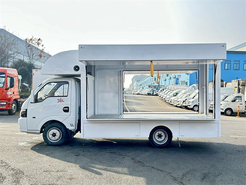 Dongfeng Tuyi 4x2 Mini Food Truck Mobile Shops Retail Vehicle Ice Cream Truck