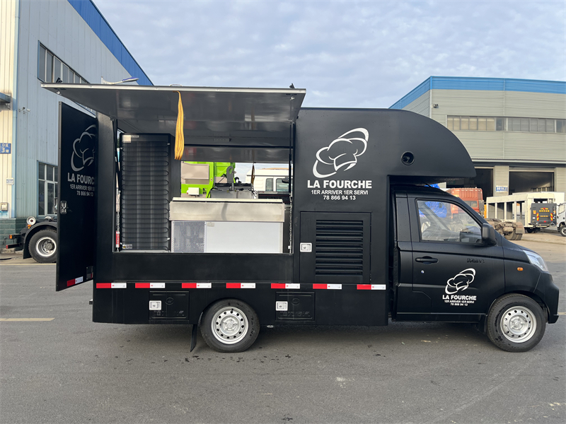 FOTON V1 Mobile Food Van Catering Truck 4x2 Mini Food Shop BBQ Food Truck