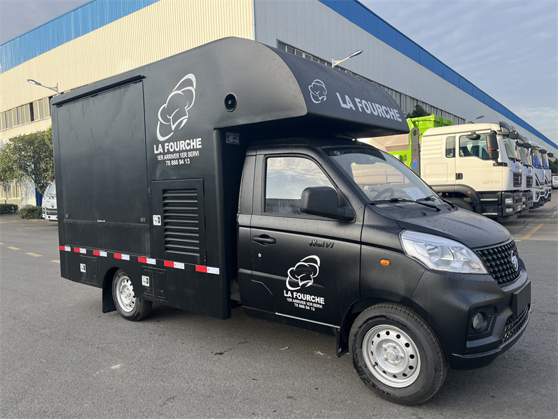 FOTON V1 Mobile Food Van Catering Truck 4x2 Mini Food Shop BBQ Food Truck
