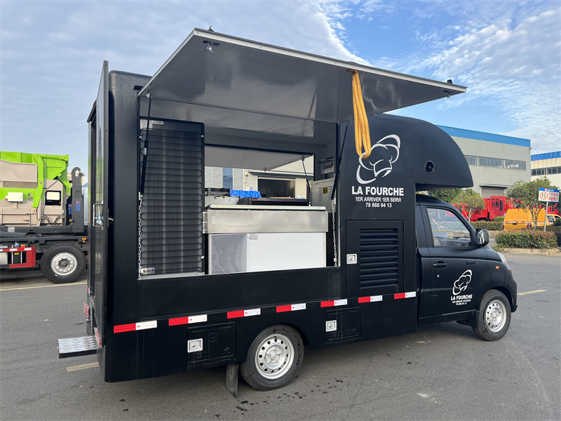 FOTON V1 Mobile Food Van Catering Truck 4x2 Mini Food Shop BBQ Food Truck