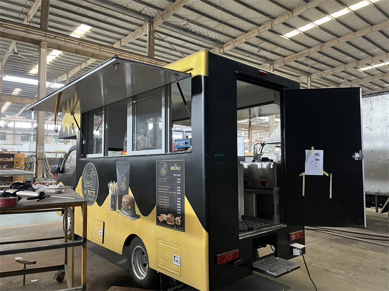 Foton 4x2 RHD Mini Outdoor Mobile Coffee Cart Restaurant BBQ Food Truck