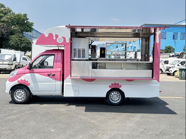 FOTON 4-Wheels Gasoline Type Mobile Food Truck Mini Ice Cream Vending Car