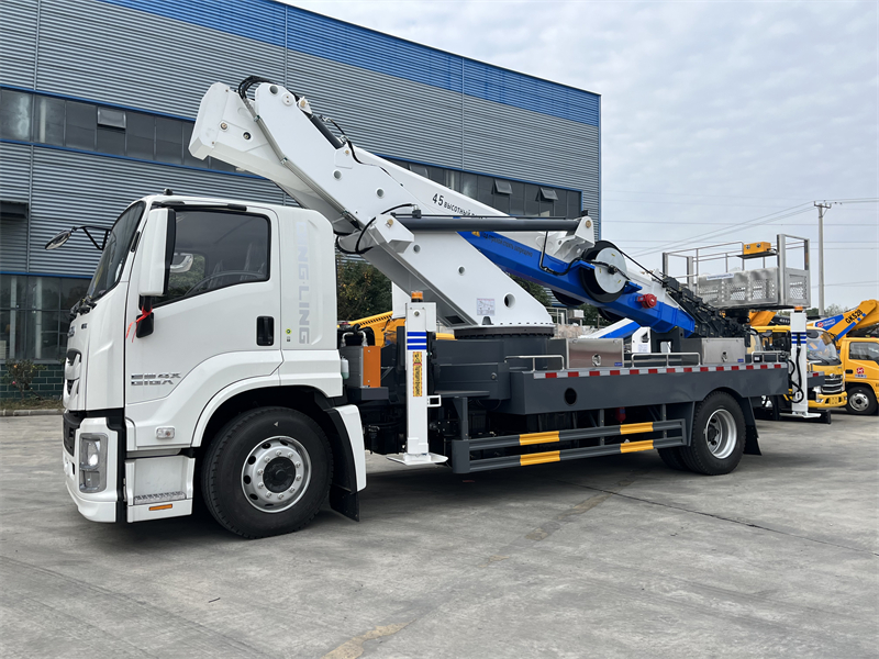 ISUZU GIGA 4x2 45m Aerial Lift Truck Hydraulic Telescopic Boom Bucket Platform