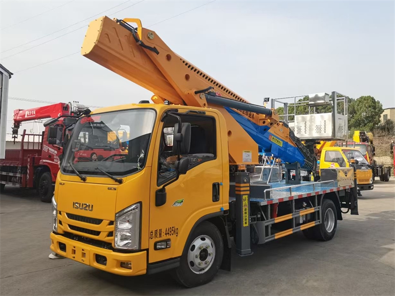 ISUZU 4X2 Aerial Work Platform 25-31m Insulated Work Bucket Aerial Work Truck