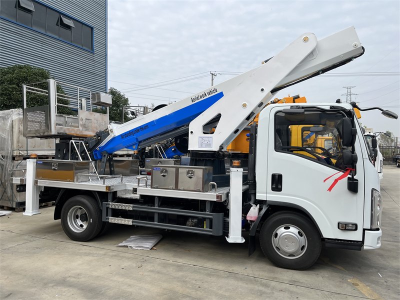 ISUZU 20-25m Aerial Work Platform Bucket 4x2 Telescopic Boom Aerial Work Truck