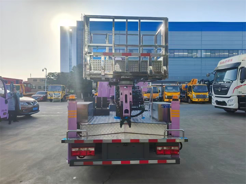 Dongfeng 6-Wheels 30m Aerial Work Platform Telescopic Boom Aerial Work Vehicle