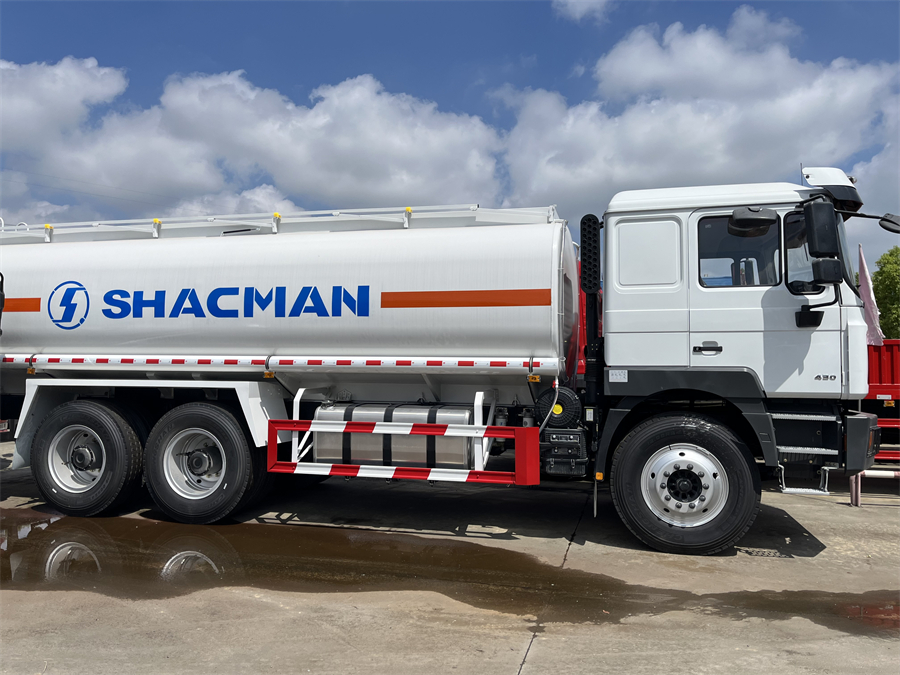 Shacman F3000 6x4 Oil Transport Truck 20-25m3 Oil Tanker Fuel Tanker Truck