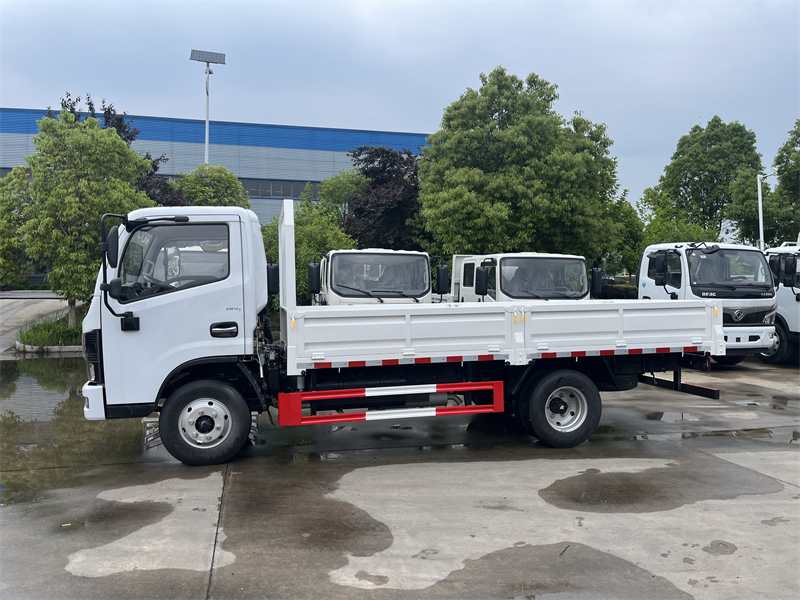 Dongfeng 4x2 Cargo Truck 3-5 Tons Flatbed Truck 4.2m Cargo Lorry Truck