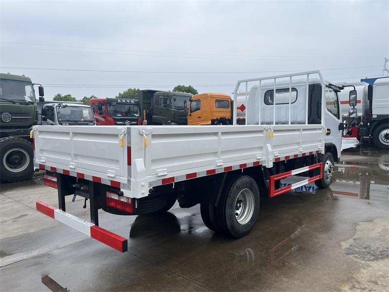 Dongfeng 4x2 Cargo Truck 3-5 Tons Flatbed Truck 4.2m Cargo Lorry Truck