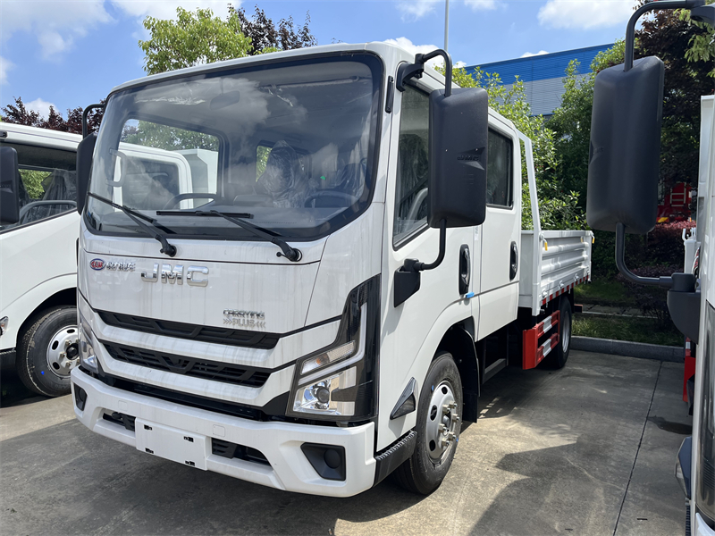 JMC Carrying 4x2 T822 Double Row Cab Light Truck 3.5 Tons Cargo Truck
