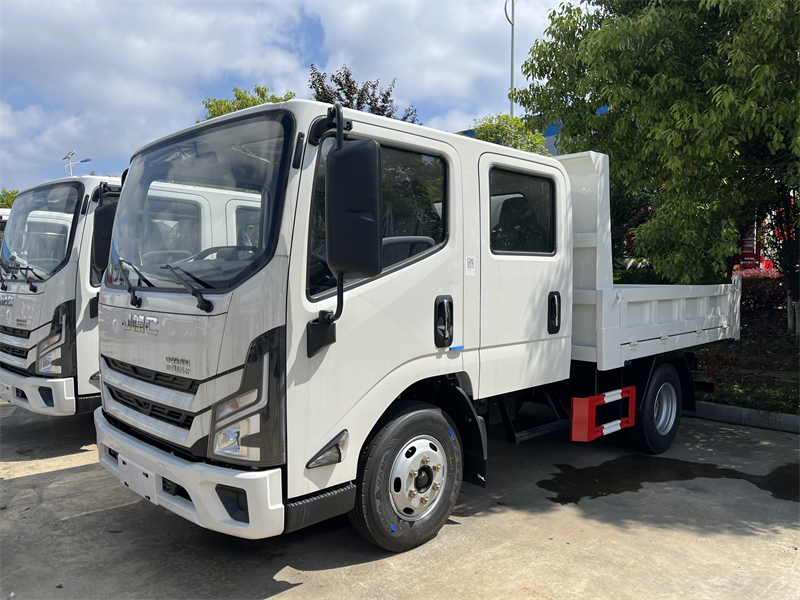 JMC Carrying 4x2 T822 Double Row Cab Light Truck 3.5 Tons Cargo Truck