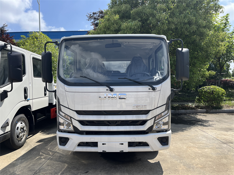 JMC Carrying 4x2 T822 Double Row Cab Light Truck 3.5 Tons Cargo Truck