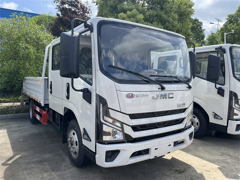 JMC Carrying 4x2 T822 Double Row Cab Light Truck 3.5 Tons Cargo Truck