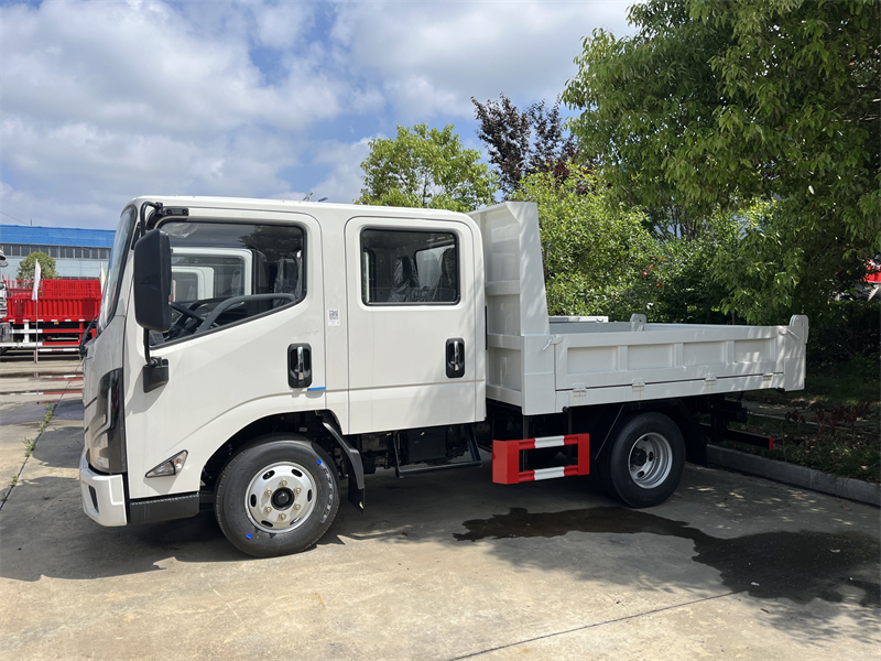 JMC Carrying 4x2 T822 Double Row Cab Light Truck 3.5 Tons Cargo Truck