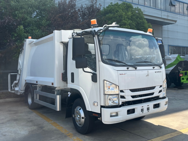 ISUZU KV100 4x2 Compactor Garbage Truck 6000 Liters Refuse Garbage Compactor Tru