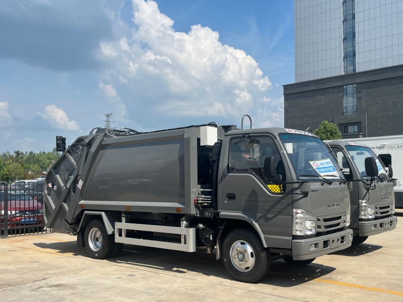 ISUZU 100P 5-6cbm Waste Compactor Truck 4x2 Compression Garbage Truck