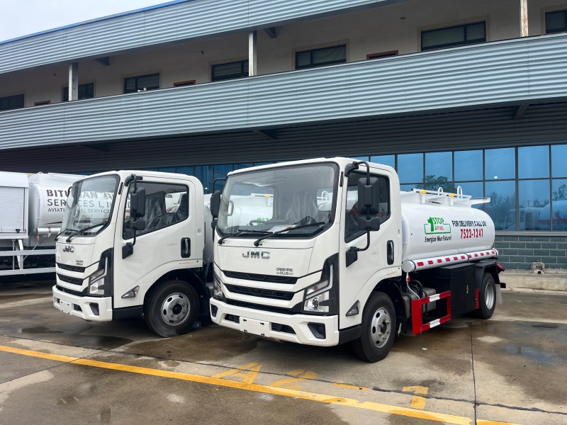 JMC T822 RHD 4x2 Fuel Tanker Truck 5000L Mobile Refueling Fuel Dispenser Truck
