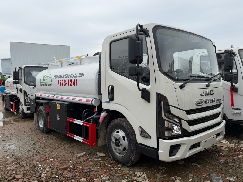 JMC T822 RHD 4x2 Fuel Tanker Truck 5000L Mobile Refueling Fuel Dispenser Truck