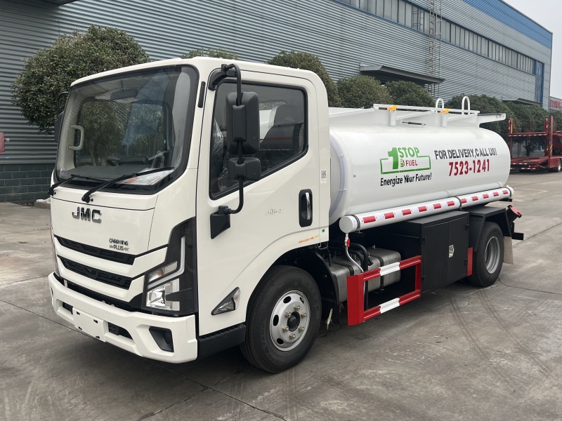 JMC T822 RHD 4x2 Fuel Tanker Truck 5000L Mobile Refueling Fuel Dispenser Truck
