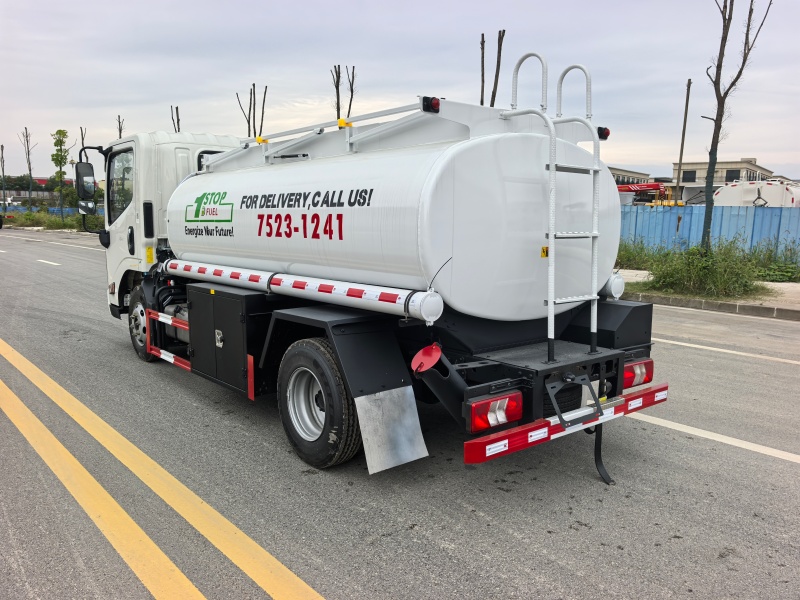 JMC T822 RHD 4x2 Fuel Tanker Truck 5000L Mobile Refueling Fuel Dispenser Truck
